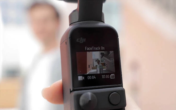 Η σούπερ φορητή κάμερα χειρός που τραβά βίντεο 4Κ και φωτογραφίες 64ΜΡ